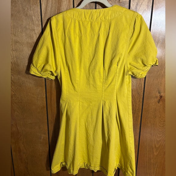 Yellow Button-Up Dress - Picture 4 of 9